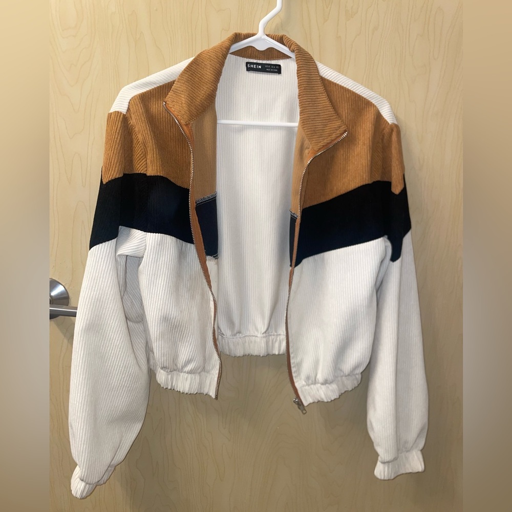 Ribbed patterned crop zip up